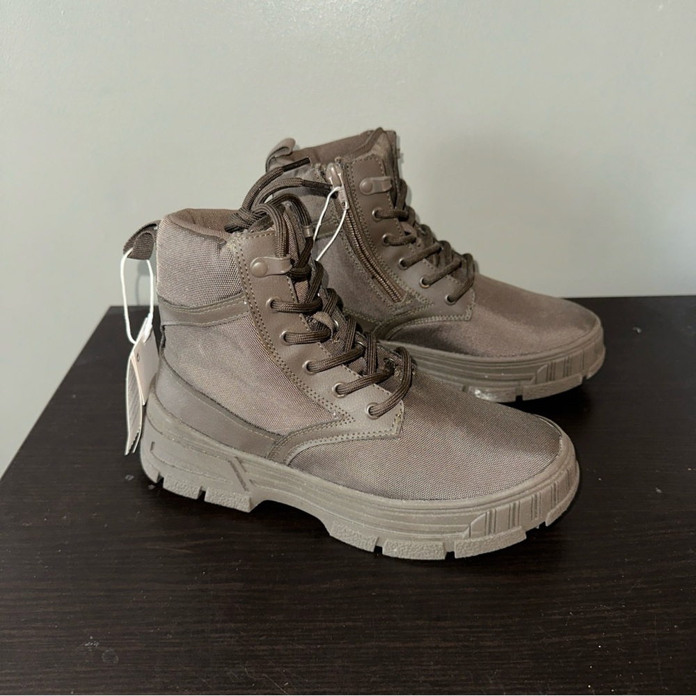 Zara Kids khaki green High-Top Boots size 3.5